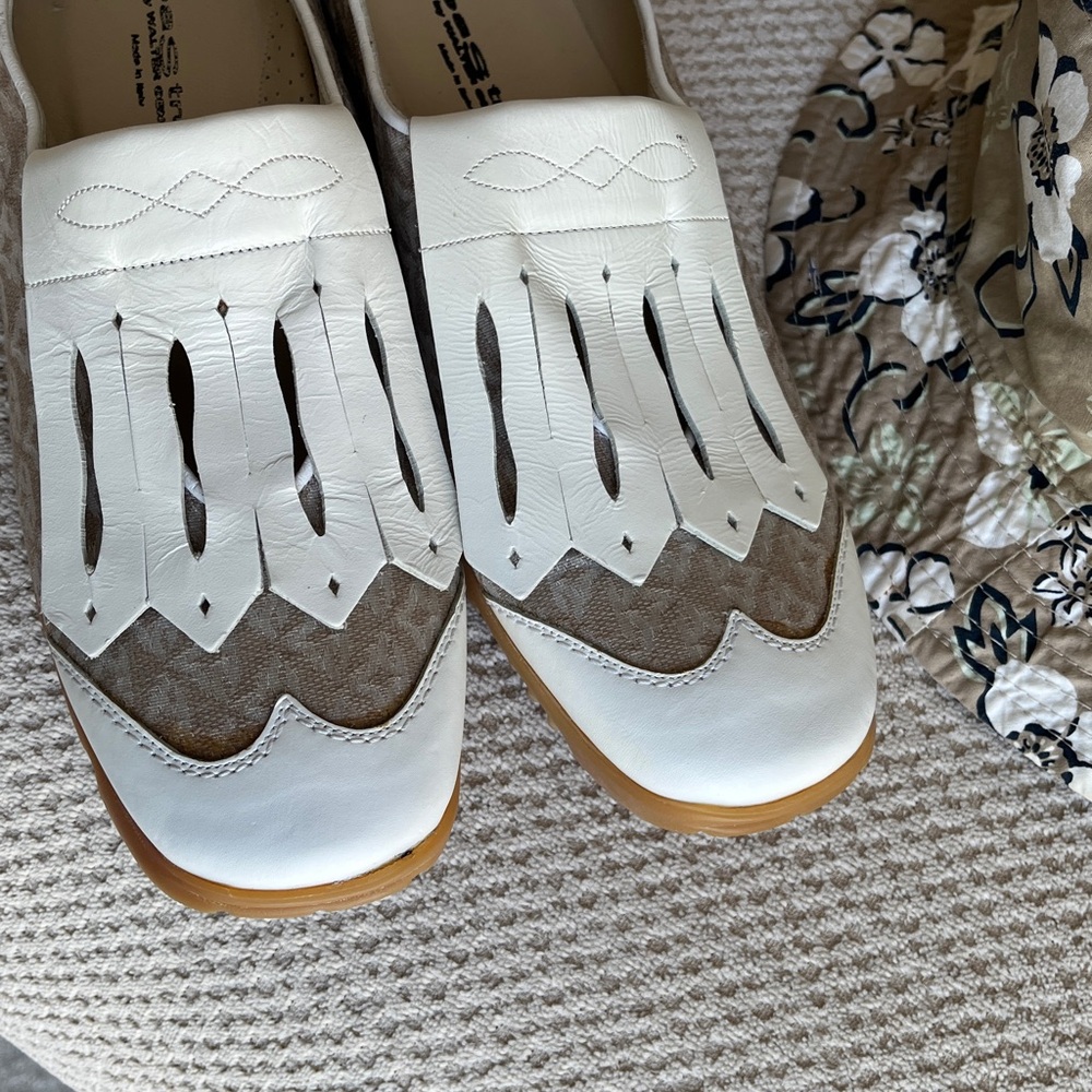 Walter Genuine White and Tan Women's Golf ⛳️ Shoes